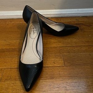 Life Stride Black Heels
